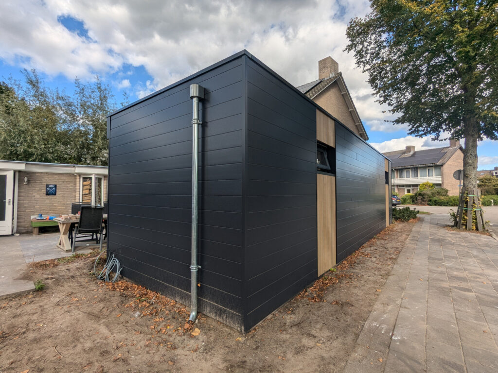 Aanbouw composiet gevelbekleding — foto 2