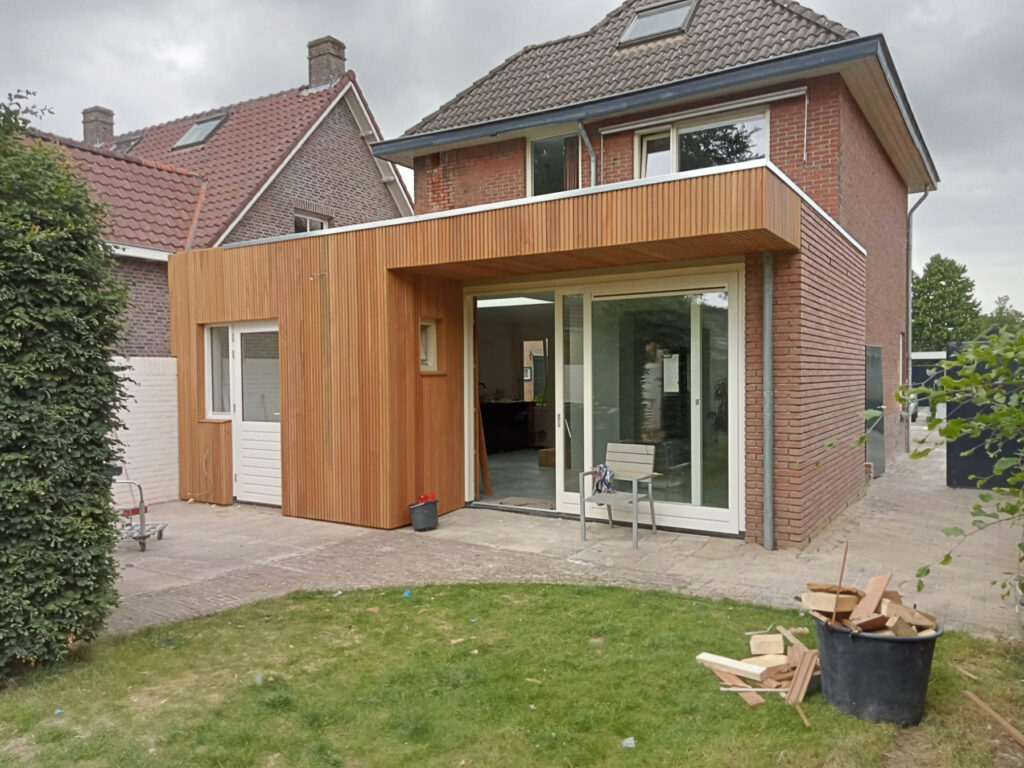 Aanbouw tripel plank hardhout