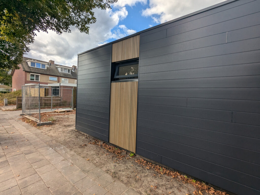 Aanbouw composiet gevelbekleding — foto 3
